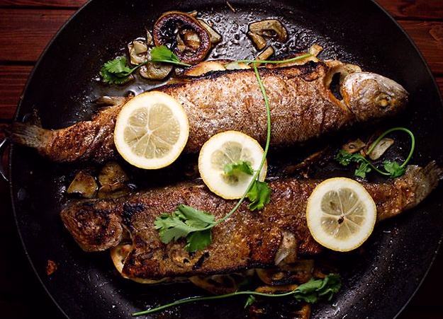 طرز تهیه ماهی سرخ شده با ماهی تابه