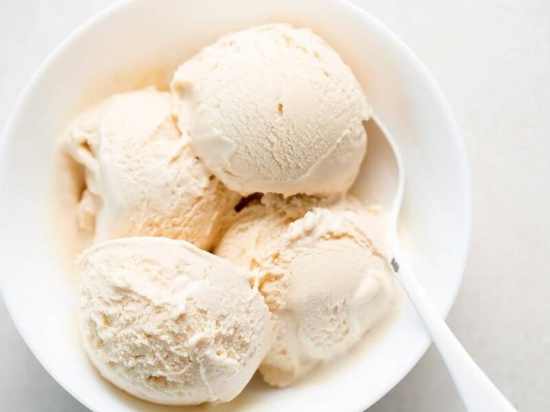 طرز تهیه بستنی ساده با استفاده از ثعلب