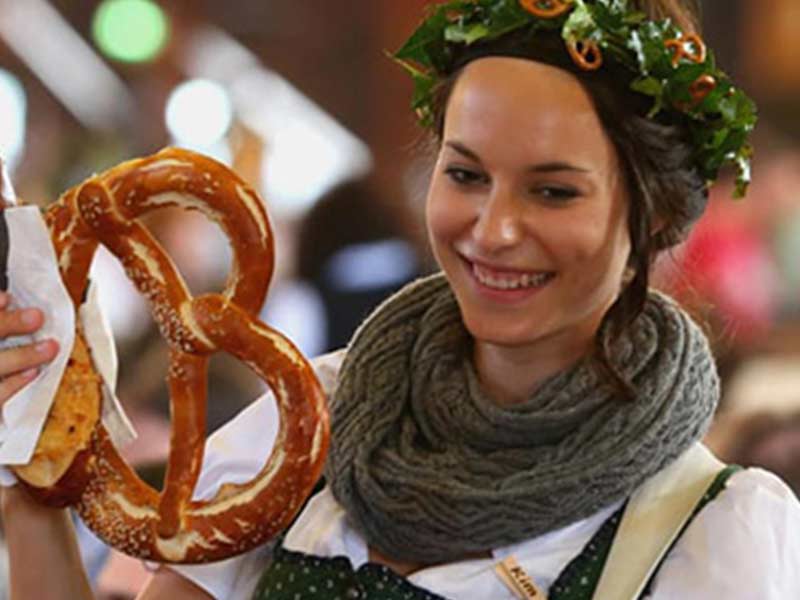 طرز تهیه نان پرتزل آلمانی | رسپی نان پریتزل