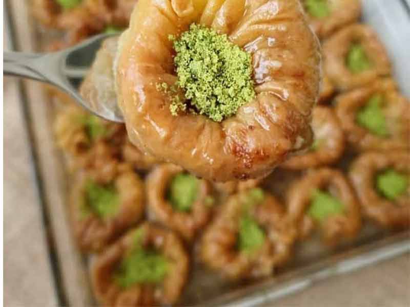 طرز تهیه شیرینی باقلوایی ساده و سنتی ایرانی
