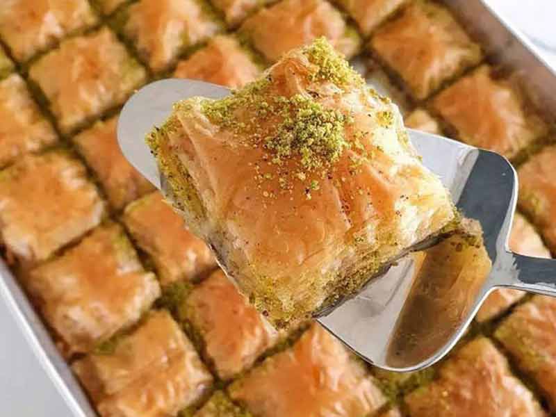طرز تهیه شیرینی باقلوایی ساده و سنتی ایرانی