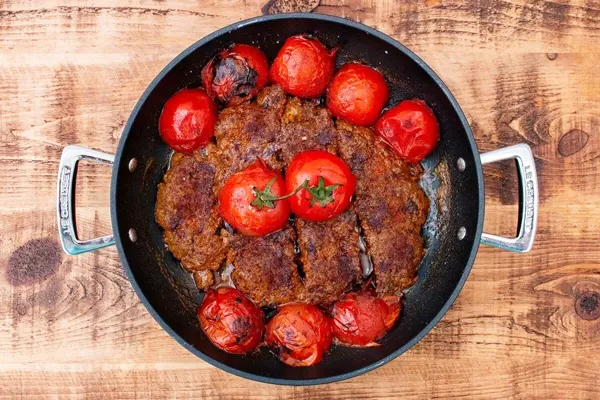 طرز تهیه کباب تابهای ترش مجلسی با رب انار و گردو 2 طرز تهیه کباب تابه ای ترش
