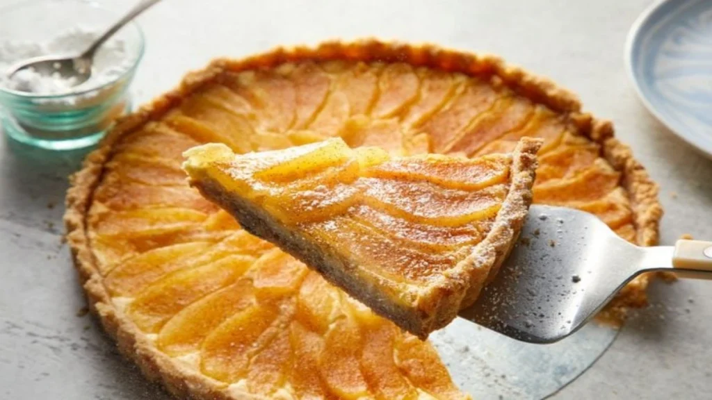 طرز تهیه تارت گلابی خانگی | دسر مجلسی و شیرین با طعم پاییزی 3 طرز تهیه تارت گلابی یک دسر فرانسوی